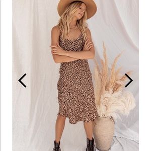 COPY - COPY - Leopard midi dress ✨ 🐆